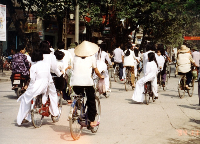 Hanoi’s Old Quarter in 1990s through lens of Japanese Ambassador