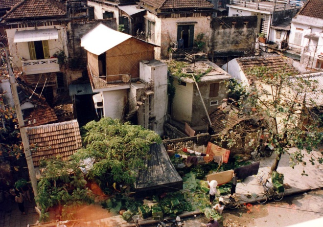 Hanoi’s Old Quarter in 1990s through lens of Japanese Ambassador
