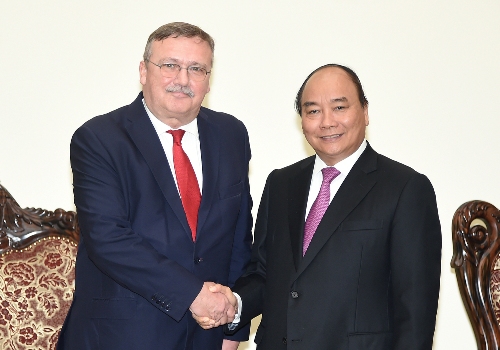 PM receives Japanese, Hungarian Ambassadors