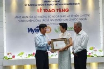 vietnamese nationals honoured for proactive engagement in national campaign