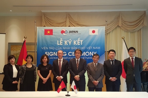 japan provides aid to vn grassroots projects