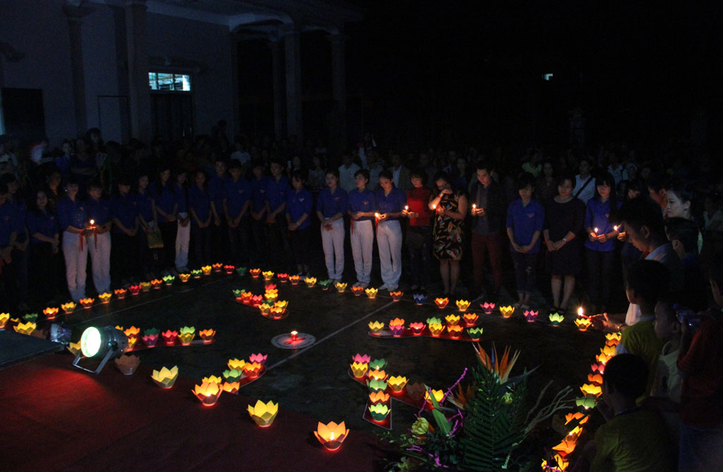 nghe an province prays for people who died of hivaids