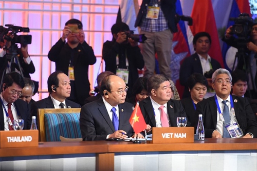pm attends asean summits with partners