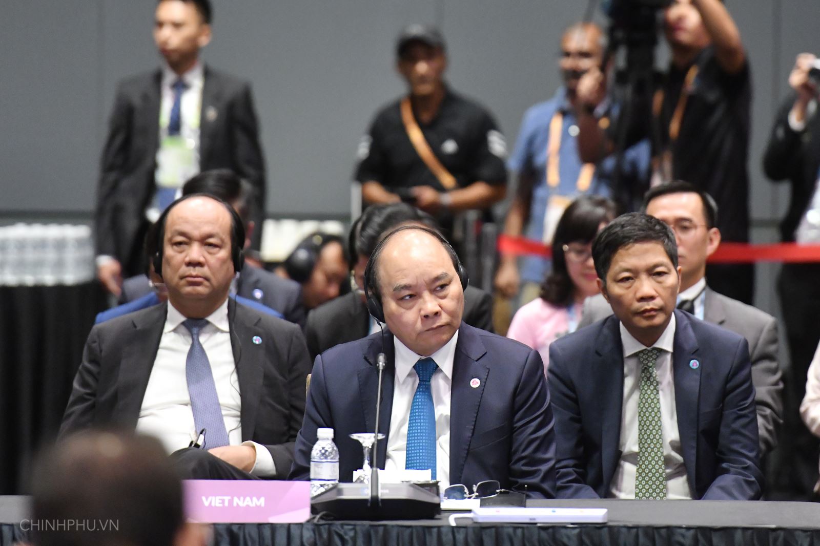 pm phuc hails initiatives to augment asean3 cooperation