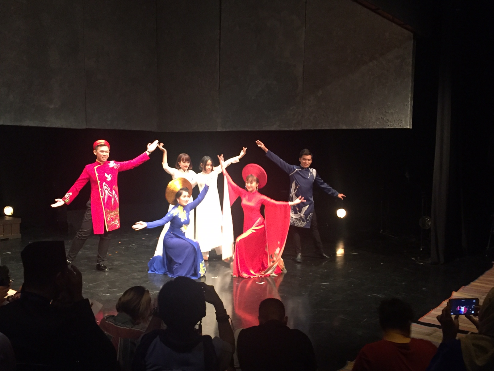 vnu students participate in asean3 creative community