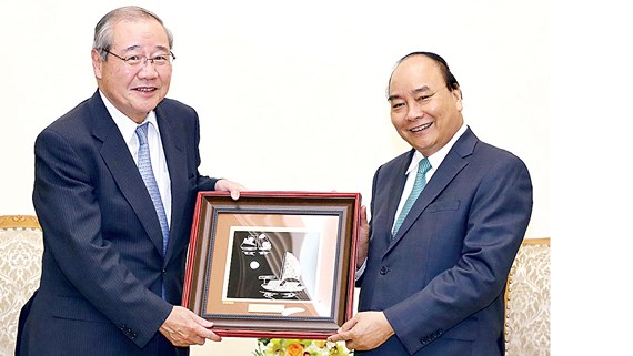 pm calls on smbc to expand investment in vietnam