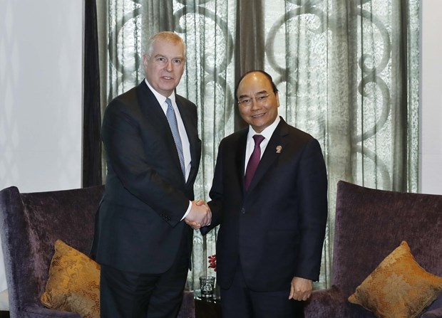 PM Nguyen Xuan Phuc holds meetings on ASEAN Summit’s sidelines