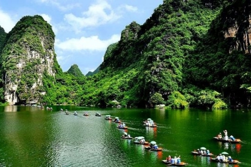 vietnam takes actions to realise asean common tourist visa