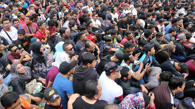 Buying ASEAN final tickets not a walk in the park for both M’sian, Vietnamese fans